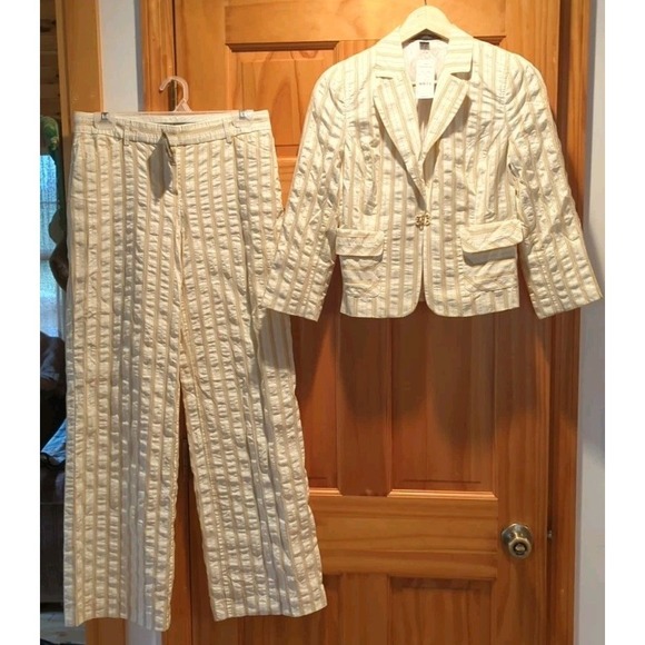 Express Jackets & Blazers - New Express Women's Suit - Blazer and Pants Set Size 4‎ Pinstripe Cream READ!